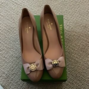 (10) Kate Spade Wescott Patent Leather Wedge Pump - Fawn